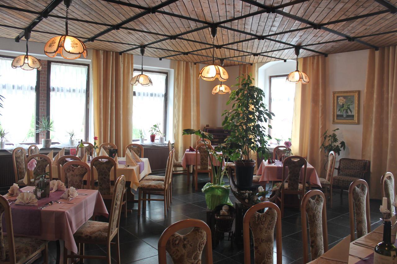 Pension Und Restaurant Die Burg Ehrenfriedersdorf Exterior foto